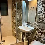 Doni Signature Penthouse With Hot Tub & Views * 멜리에하