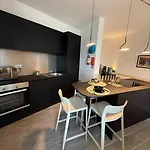 Doni Signature Penthouse With Hot Tub & Views 아파트
