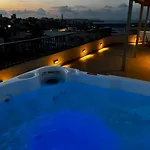 아파트 Doni Signature Penthouse With Hot Tub & Views