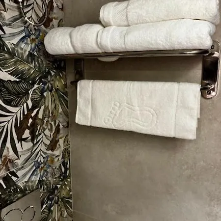 Doni Signature Penthouse With Hot Tub & Views * 梅利哈