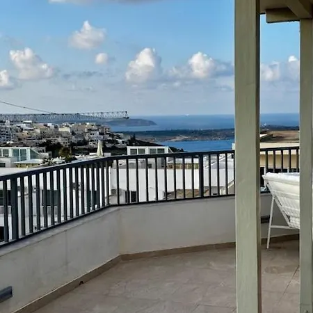 Doni Signature Penthouse With Hot Tub & Views 公寓 梅利哈